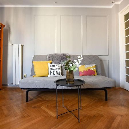 Stylish & Spacious Apartment Near The Old Town - A Touch Of History, A Dash Of Modernity Bucureşti Exterior foto