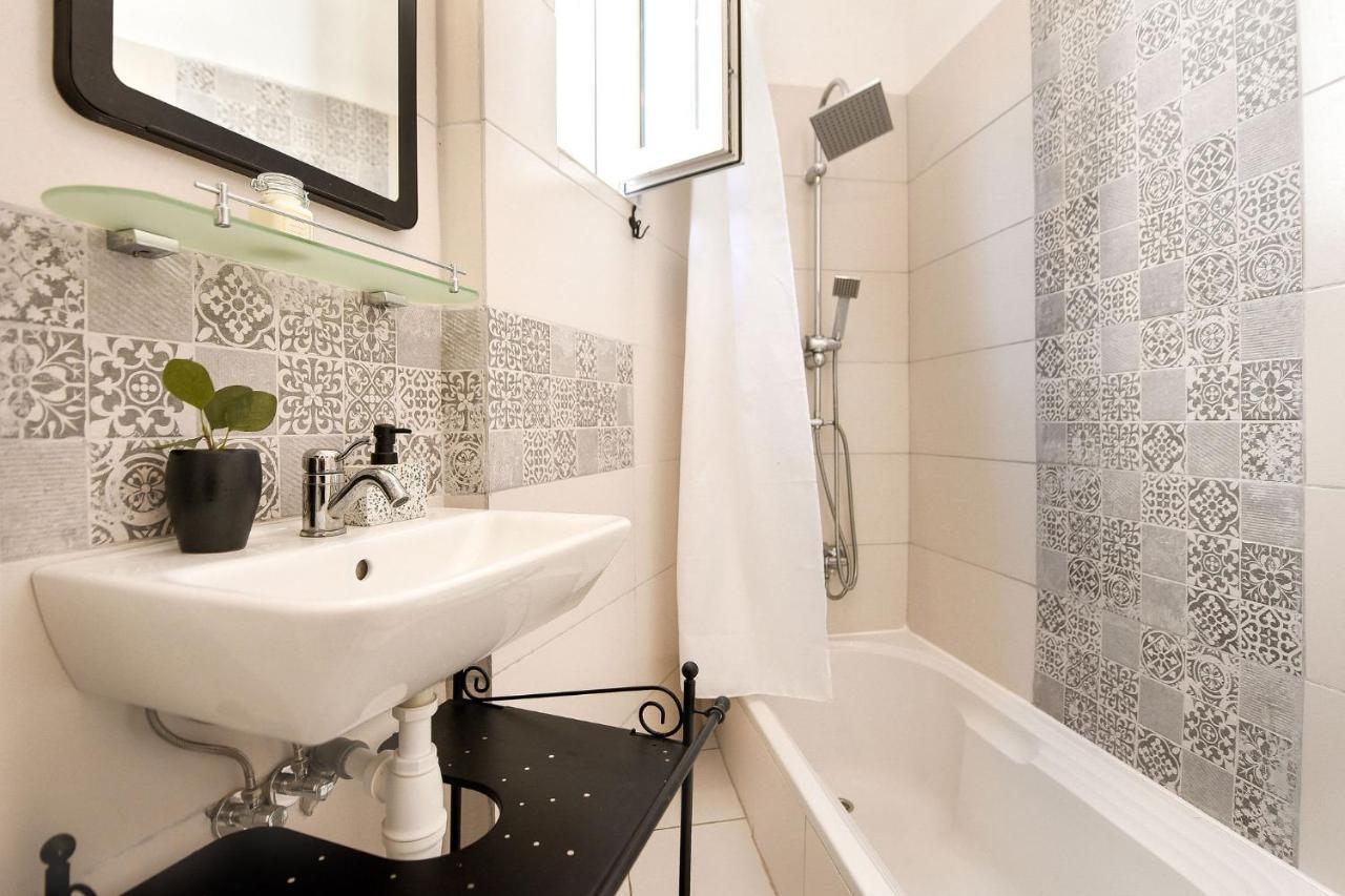 Stylish & Spacious Apartment Near The Old Town - A Touch Of History, A Dash Of Modernity Bucureşti Exterior foto