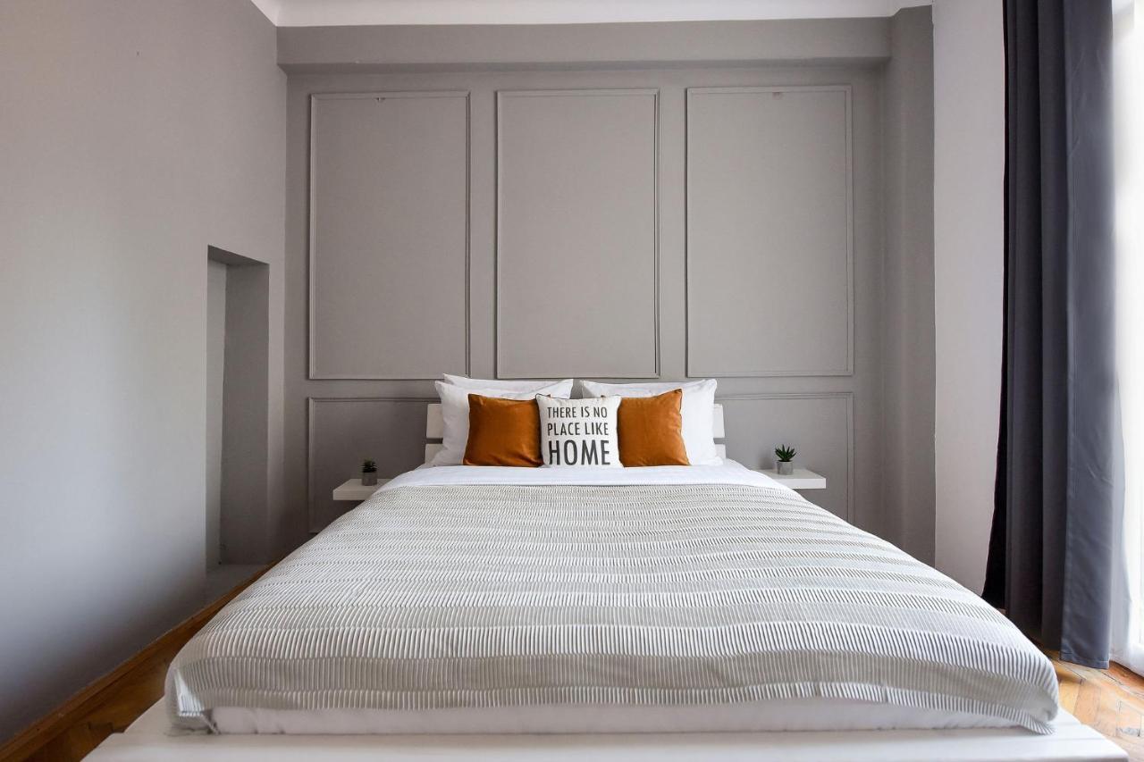 Stylish & Spacious Apartment Near The Old Town - A Touch Of History, A Dash Of Modernity Bucureşti Exterior foto