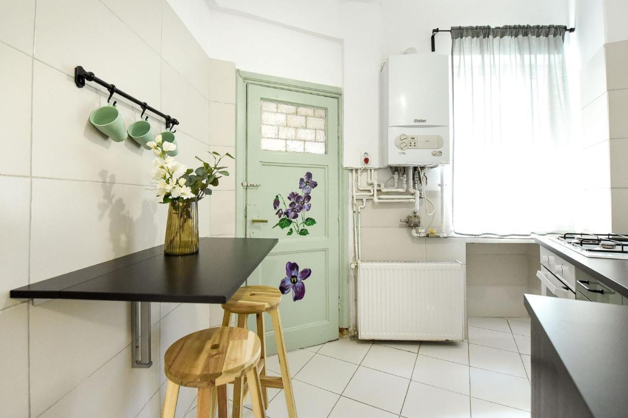 Stylish & Spacious Apartment Near The Old Town - A Touch Of History, A Dash Of Modernity Bucureşti Exterior foto
