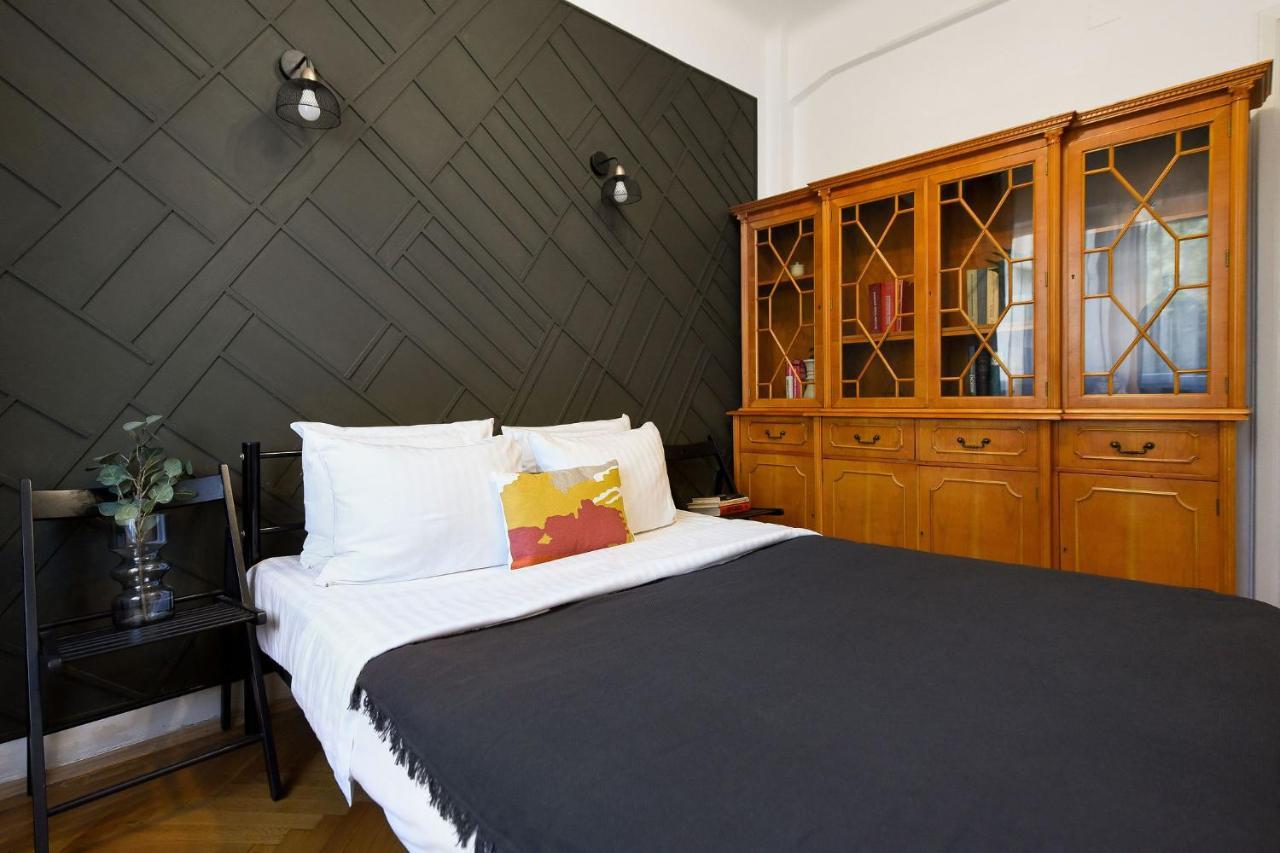 Stylish & Spacious Apartment Near The Old Town - A Touch Of History, A Dash Of Modernity Bucureşti Exterior foto