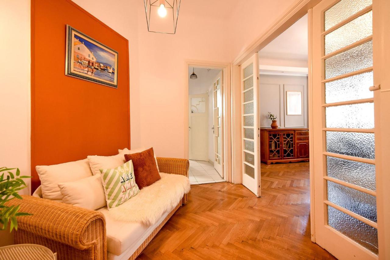 Stylish & Spacious Apartment Near The Old Town - A Touch Of History, A Dash Of Modernity Bucureşti Exterior foto