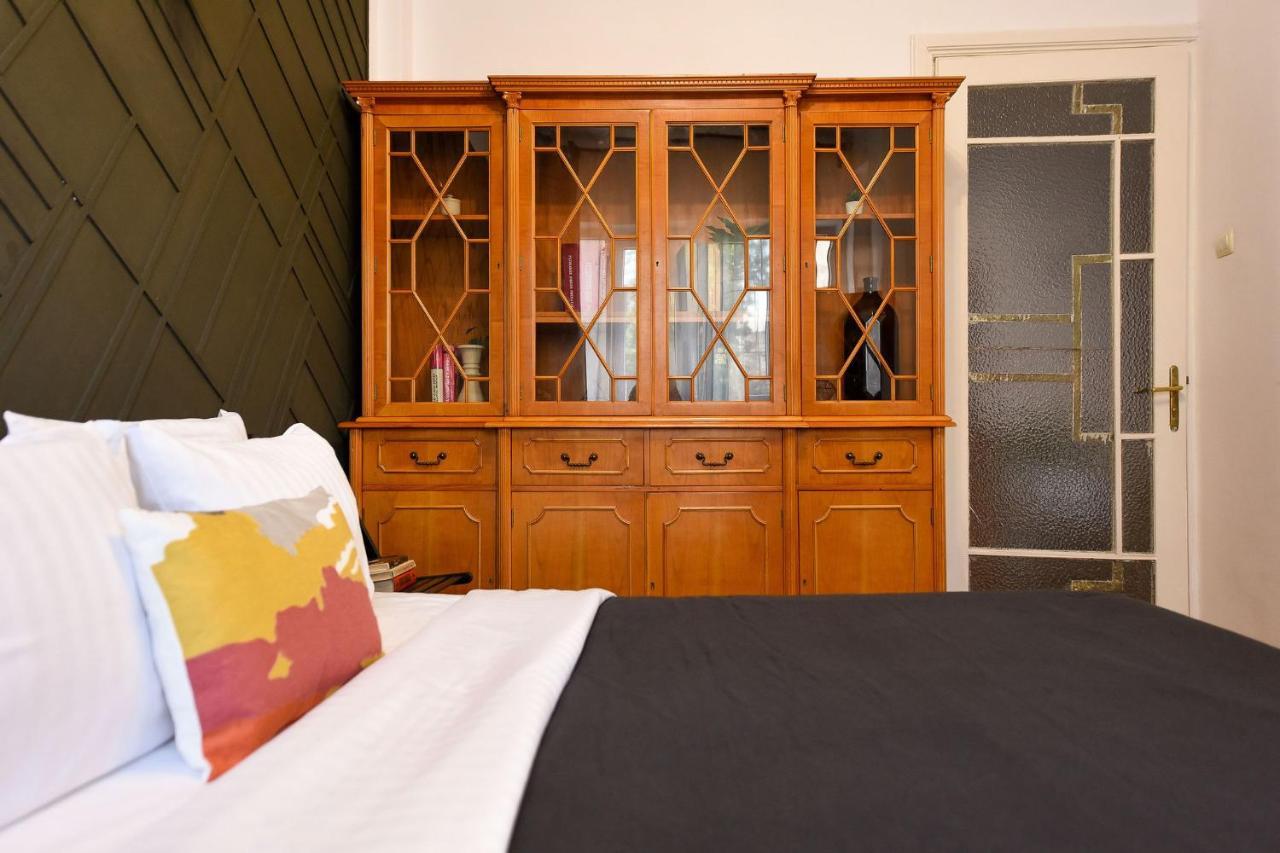 Stylish & Spacious Apartment Near The Old Town - A Touch Of History, A Dash Of Modernity Bucureşti Exterior foto