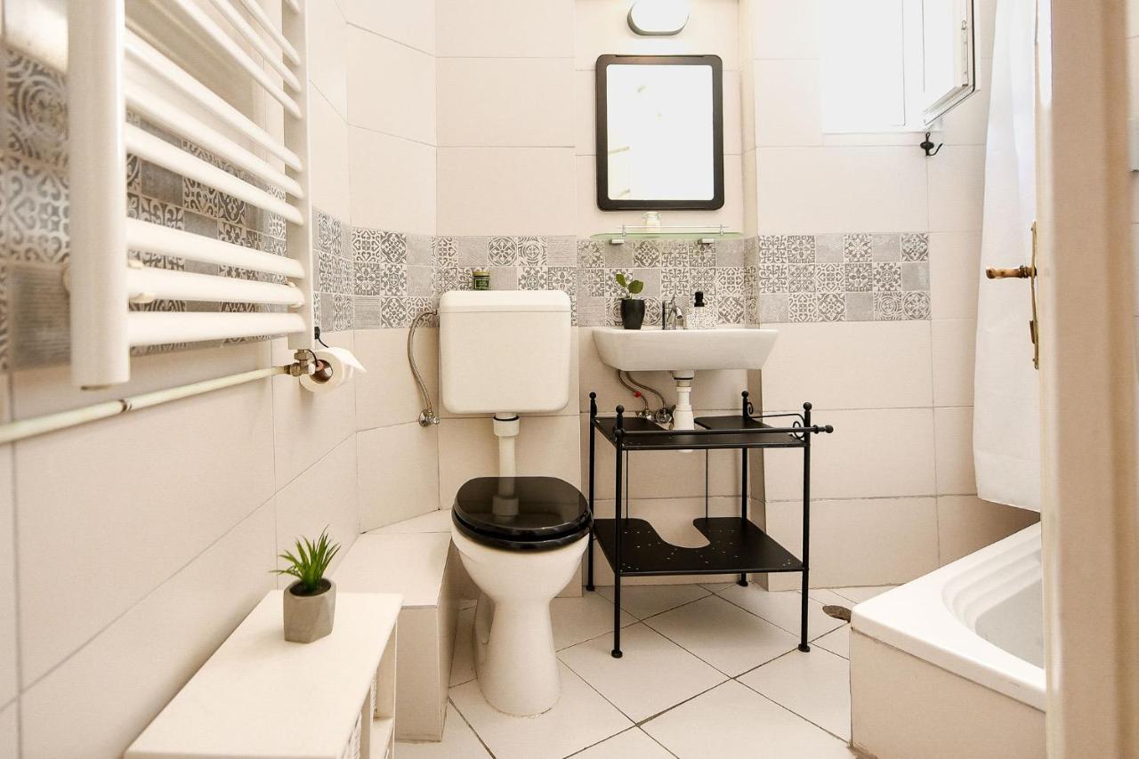 Stylish & Spacious Apartment Near The Old Town - A Touch Of History, A Dash Of Modernity Bucureşti Exterior foto