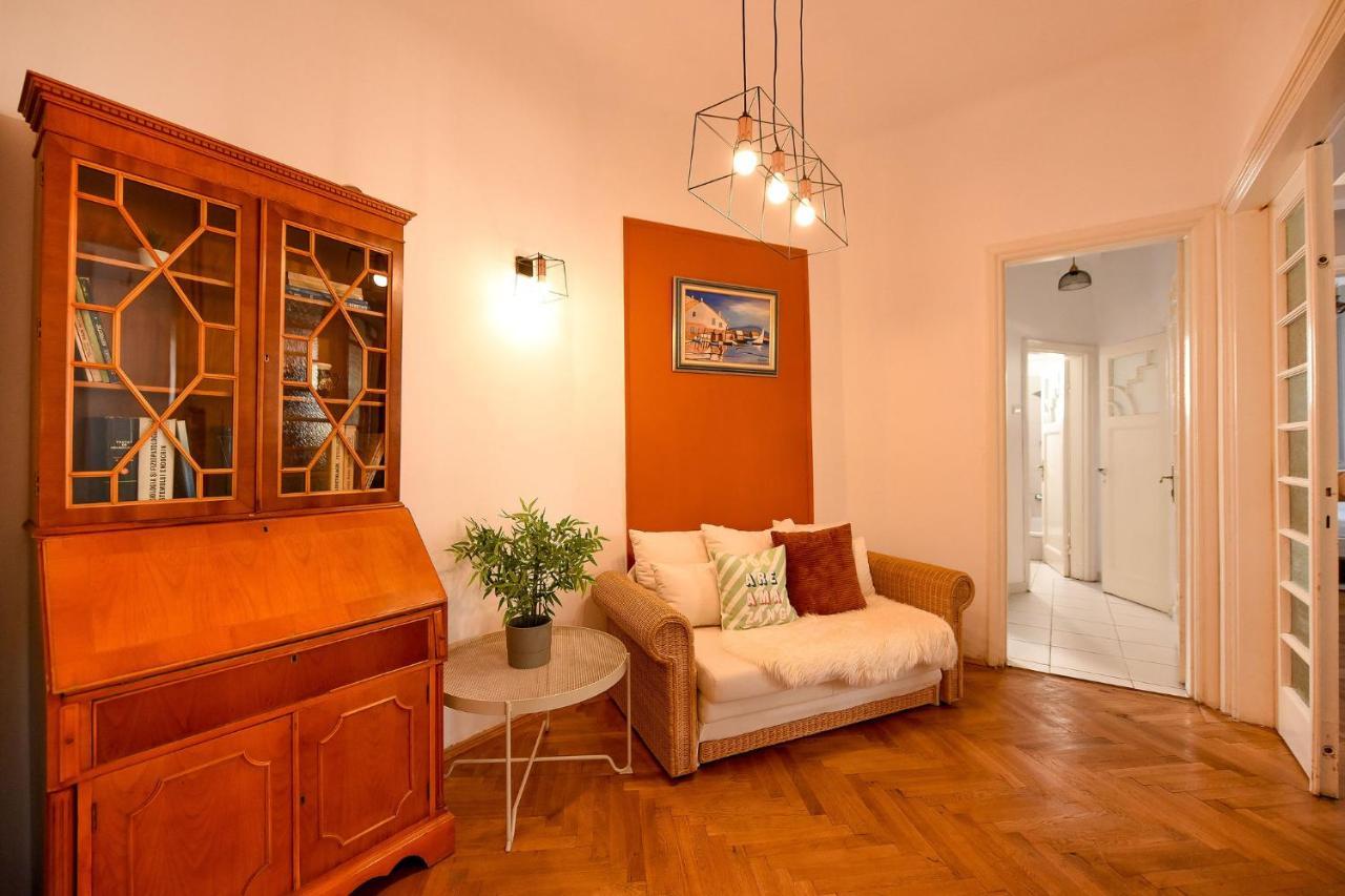 Stylish & Spacious Apartment Near The Old Town - A Touch Of History, A Dash Of Modernity Bucureşti Exterior foto